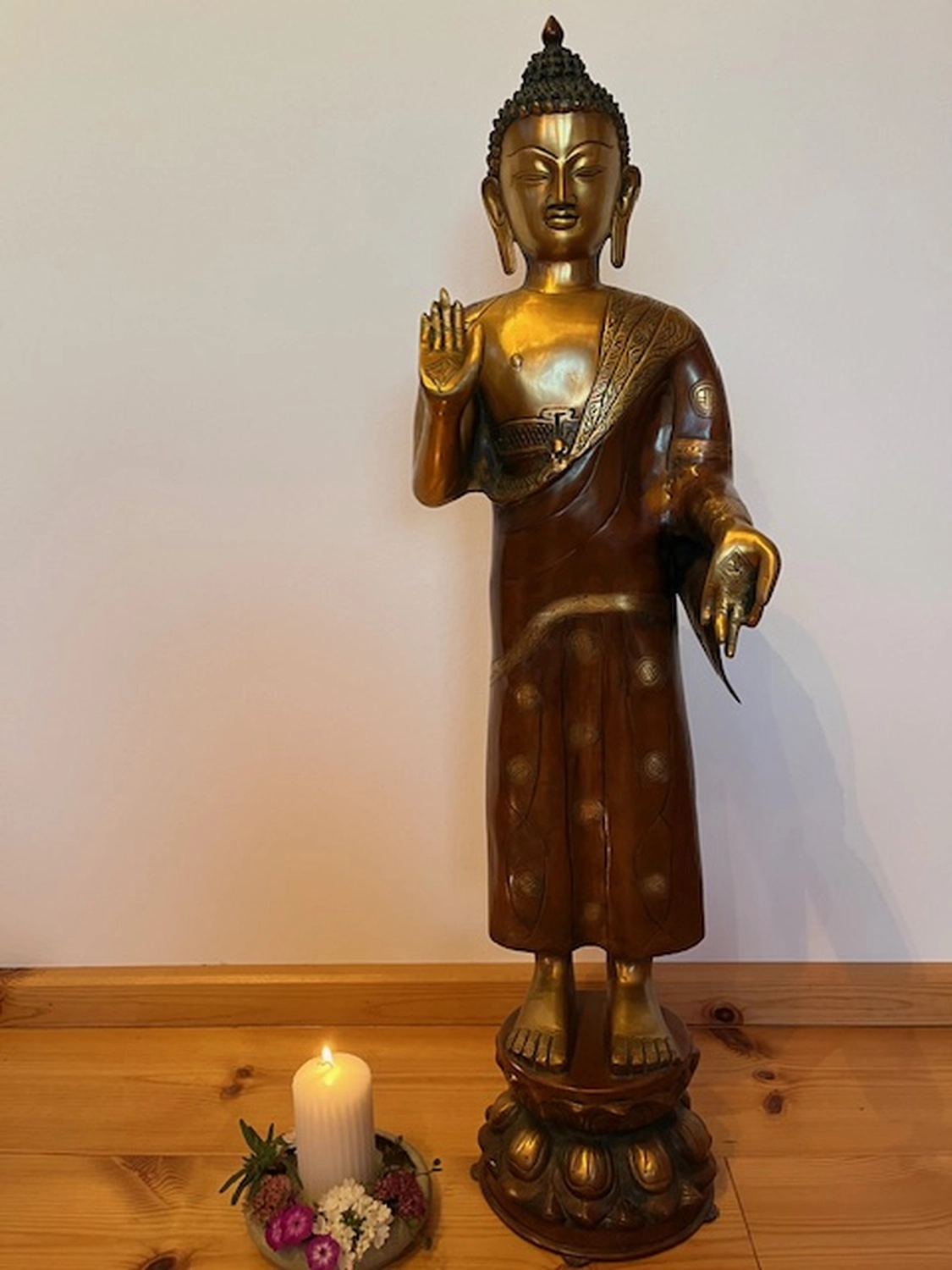 Chan tao - Institut für Gesundheit - Buddha-Statue
